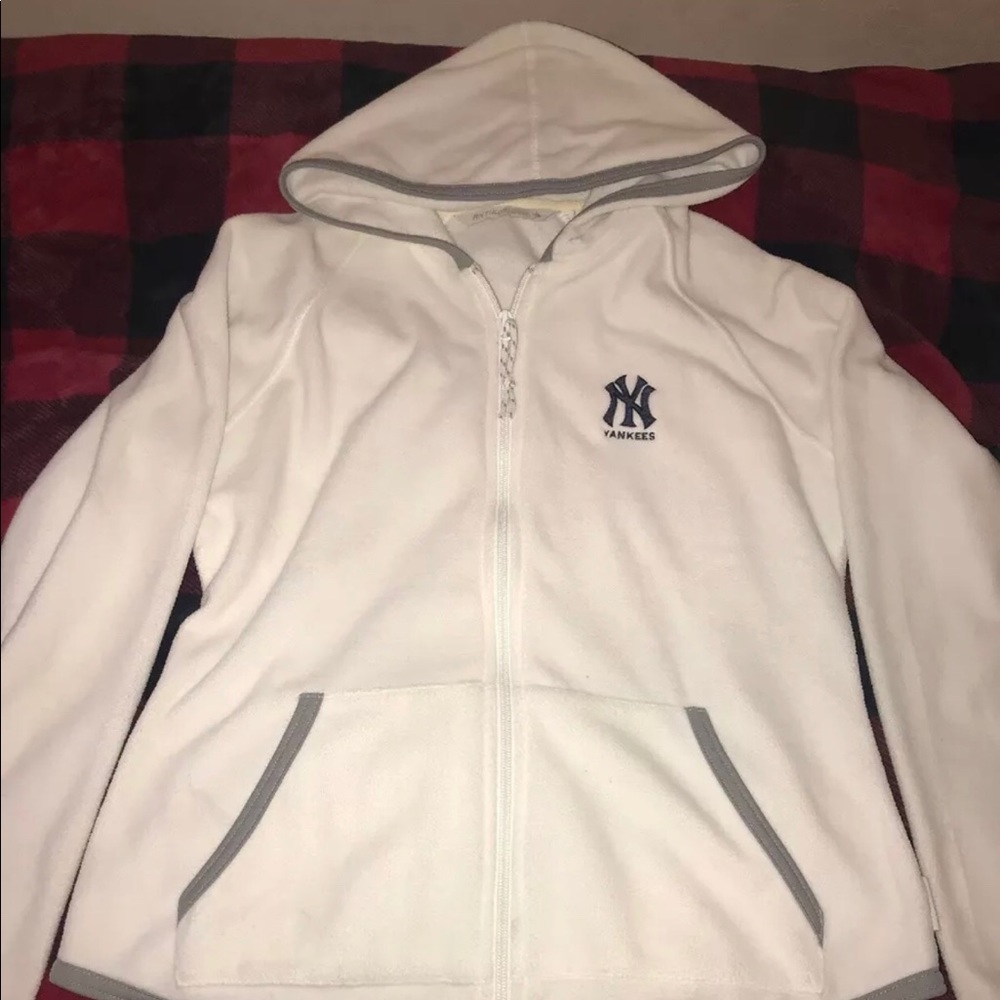 Antigua New York Yankees White/cream zip hoodie